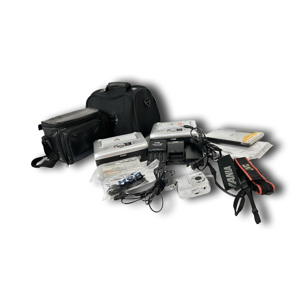 Kodak EasyShare Series 3 Z700 Printer Dock & Accesories. Camera as-is